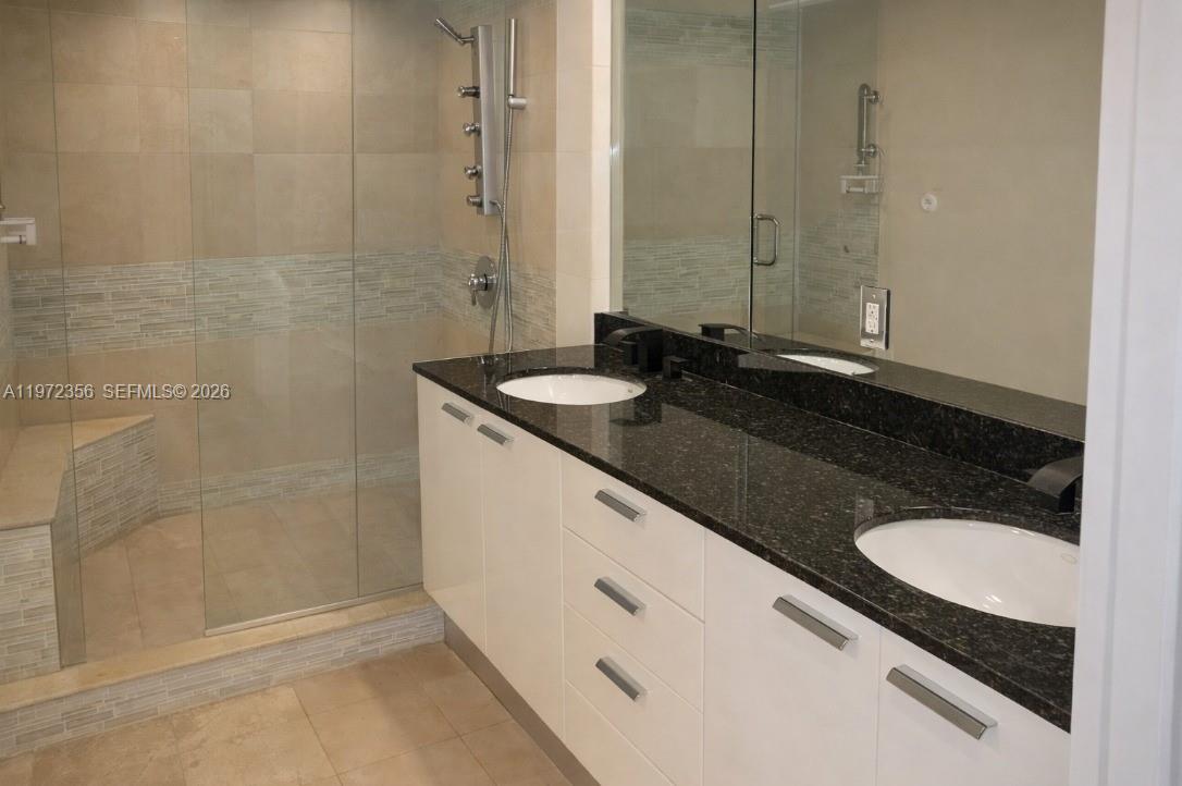 3007 3 / 3 1571 sq. ft. $ 2026-03-24 0 foto