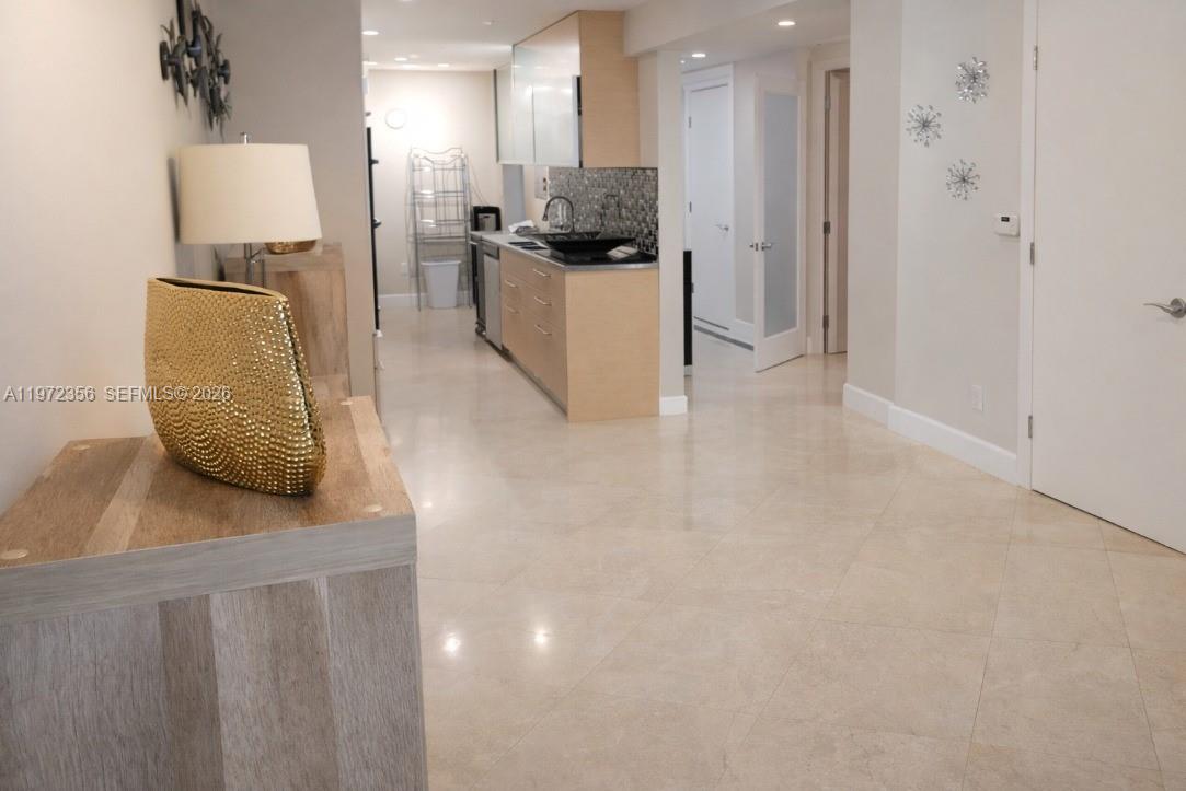 3007 3 / 3 1571 sq. ft. $ 2026-03-24 0 foto