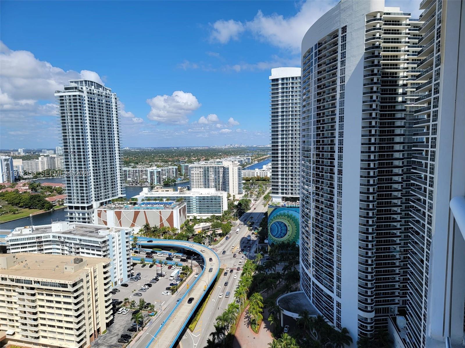 3007 3 / 3 1571 sq. ft. $ 2026-03-24 0 foto