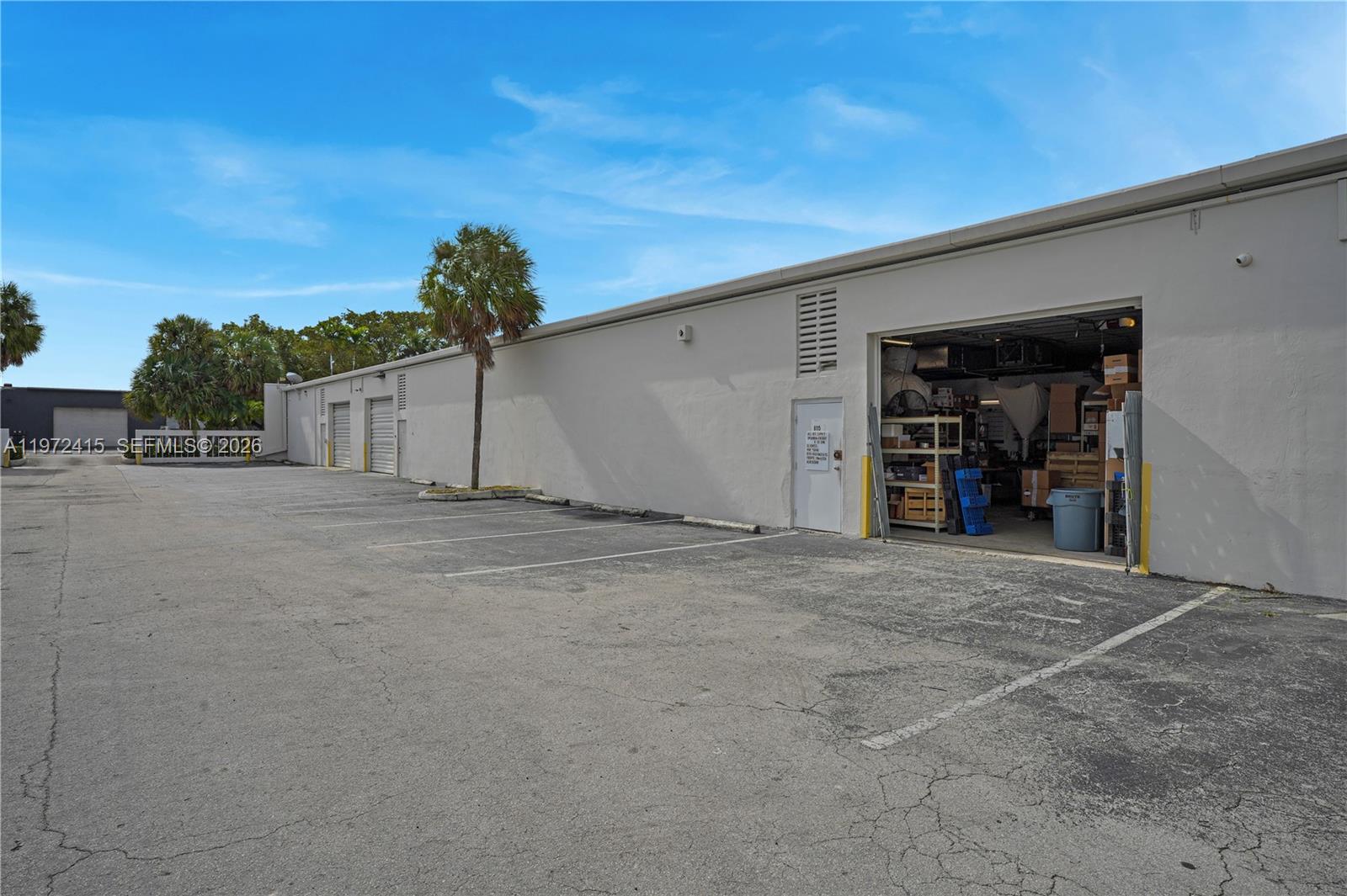 8105  /   sq. ft. $ 2026-02-25 0 foto