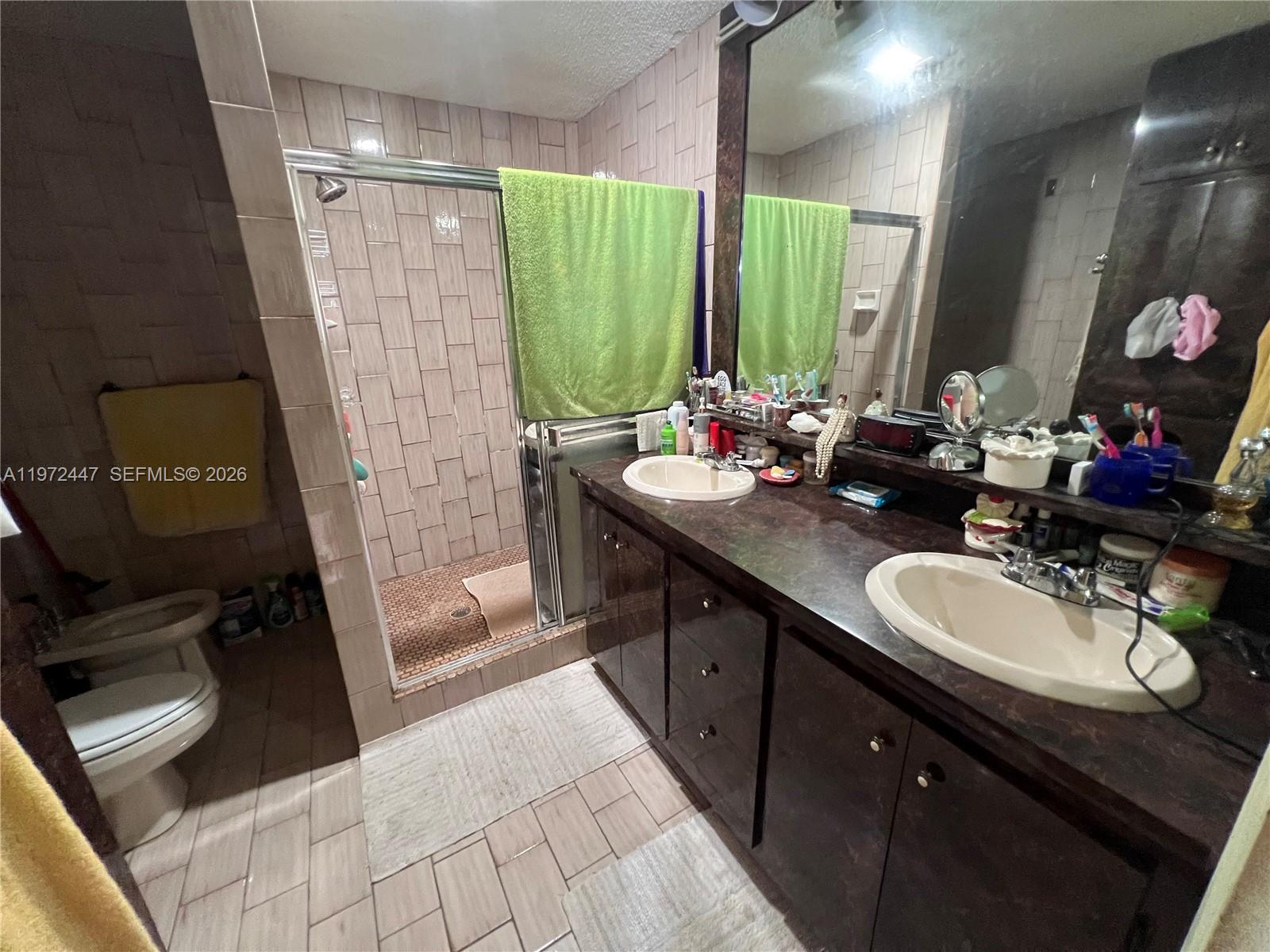   /  3687 кв.футов $ 2026-04-14 0 Фото