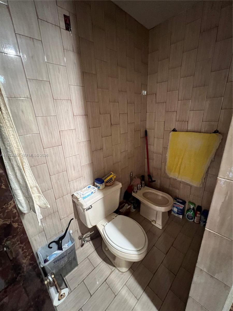   /  3687 кв.футов $ 2026-04-14 0 Фото