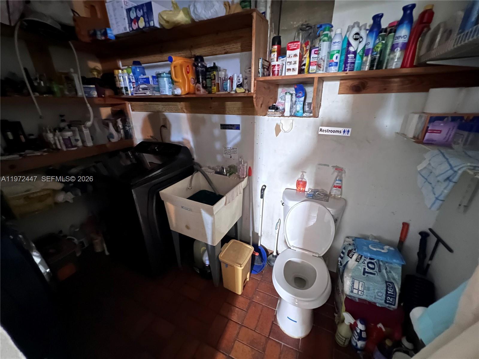   /  3687 кв.футов $ 2026-04-14 0 Фото