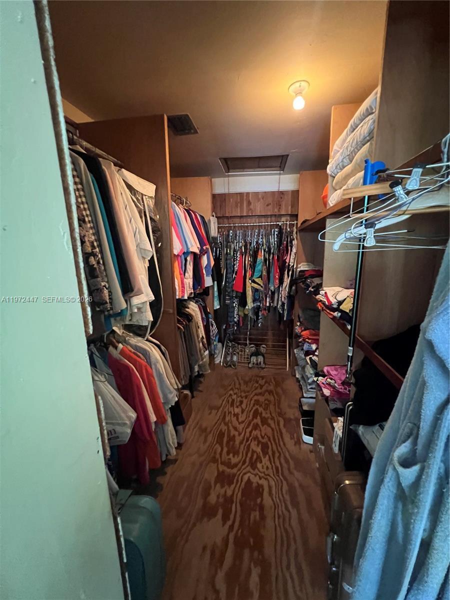   /  3687 кв.футов $ 2026-04-14 0 Фото