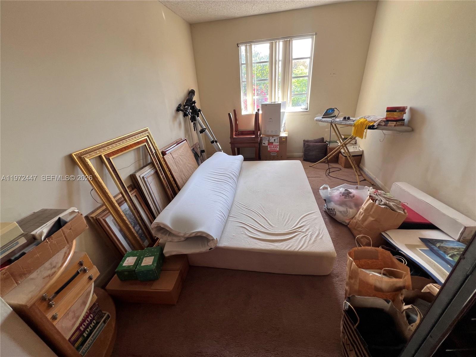   /  3687 кв.футов $ 2026-04-14 0 Фото