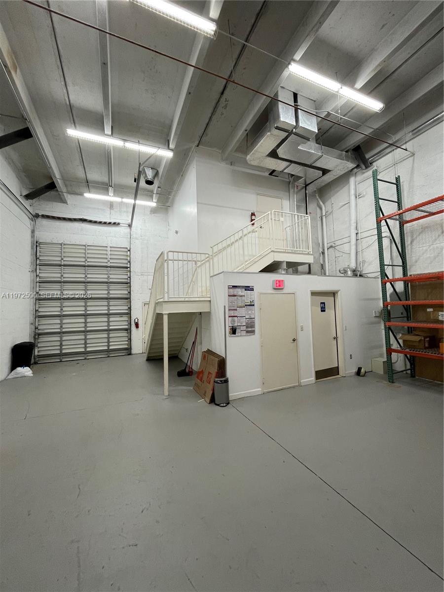 5  /   кв.футов $ 2026-02-26 0 Фото