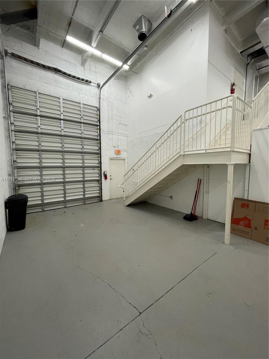 5  /   кв.футов $ 2026-02-26 0 Фото