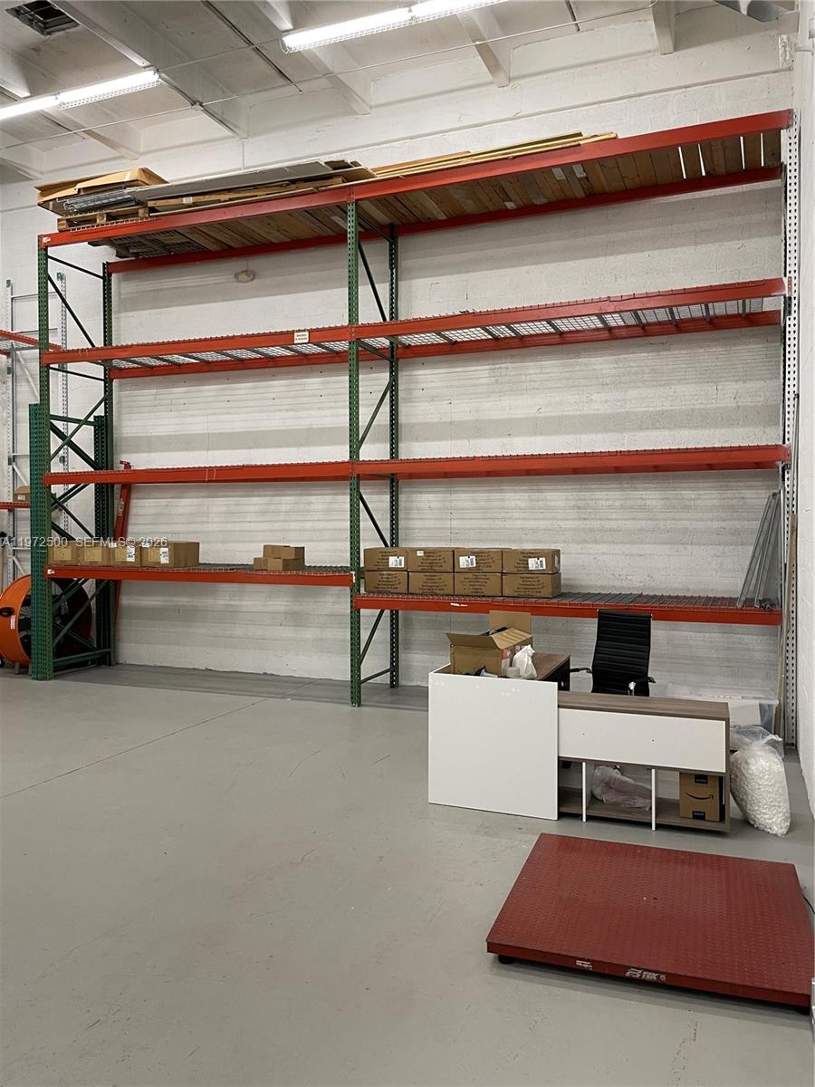 5  /   кв.футов $ 2026-02-26 0 Фото