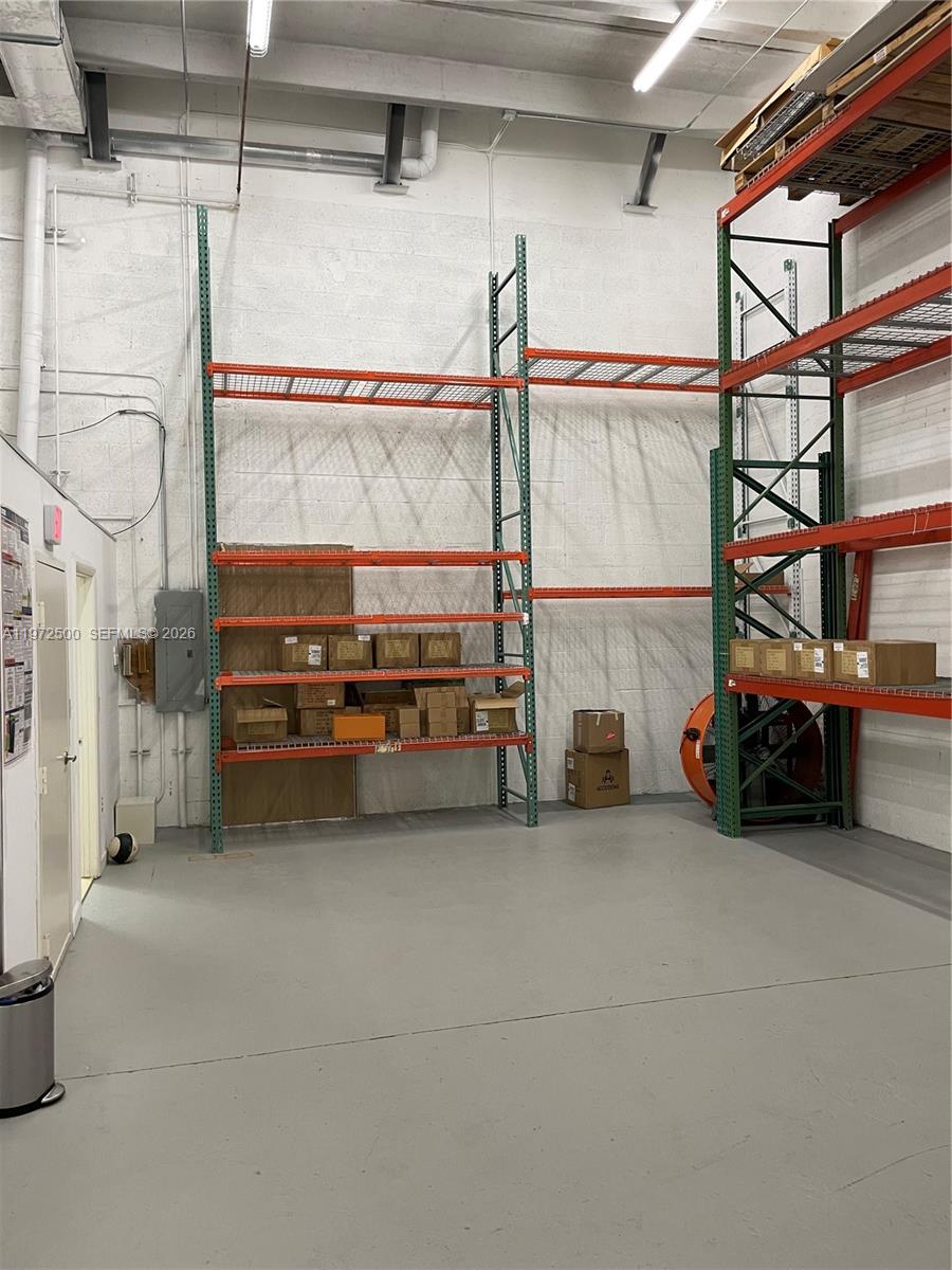 5  /   кв.футов $ 2026-02-26 0 Фото