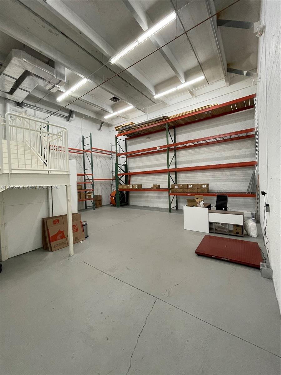 5  /   кв.футов $ 2026-02-26 0 Фото