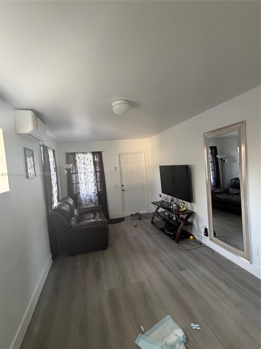   /  1982 кв.футов $ 2026-02-26 0 Фото