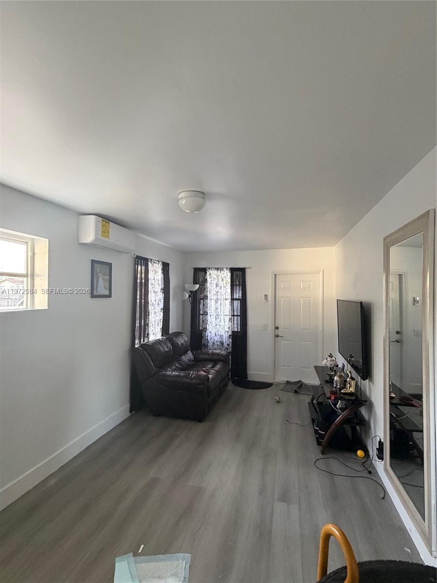   /  1982 кв.футов $ 2026-02-26 0 Фото