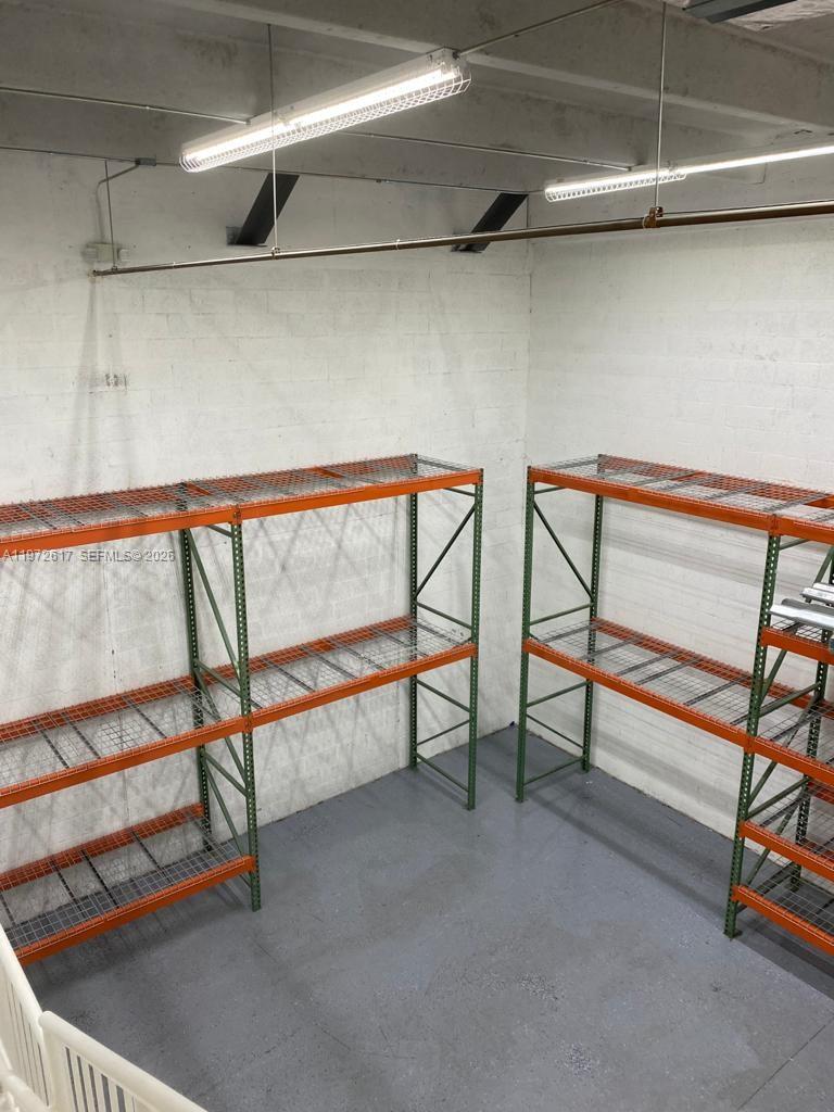 4  /   кв.футов $ 2026-02-26 0 Фото