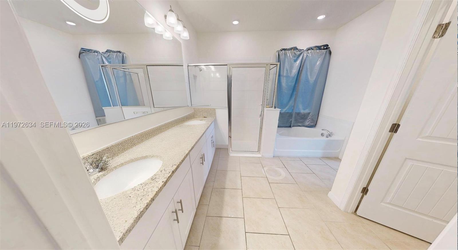 Ver detalles 1817 4 / 4 2852 sq. ft. $ 2026-02-26 0 foto