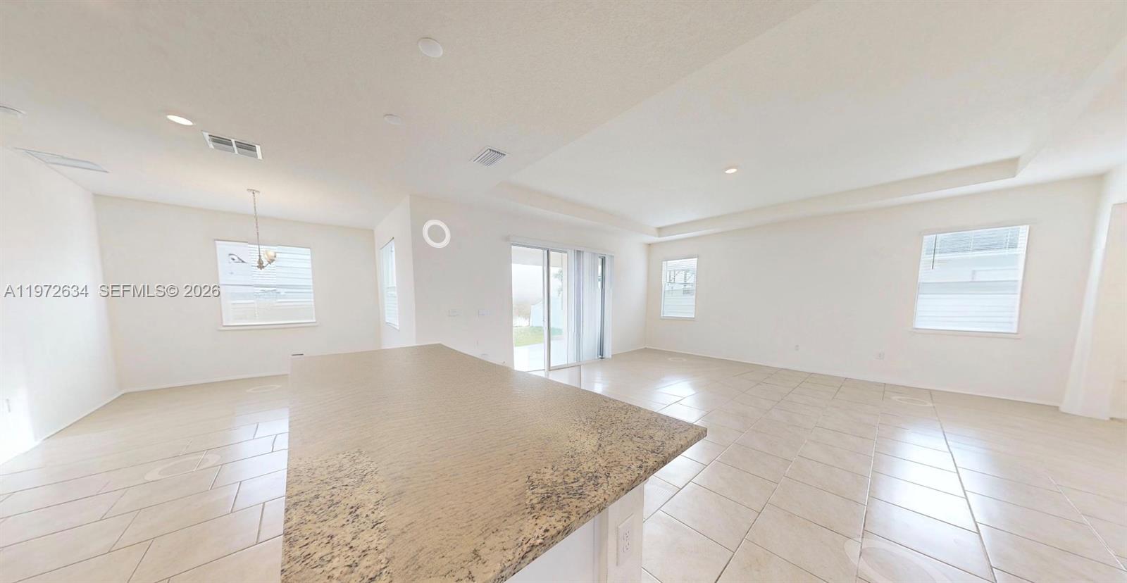 Ver detalles 1817 4 / 4 2852 sq. ft. $ 2026-02-26 0 foto