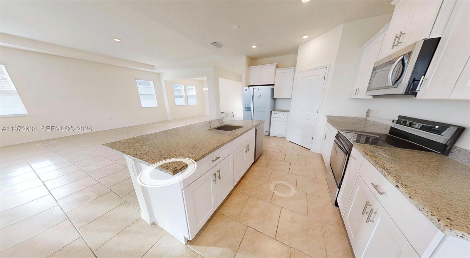 Ver detalles 1817 4 / 4 2852 sq. ft. $ 2026-02-26 0 foto