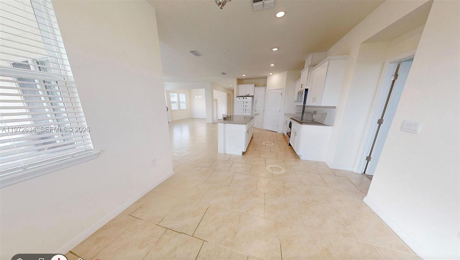 Ver detalles 1817 4 / 4 2852 sq. ft. $ 2026-02-26 0 foto