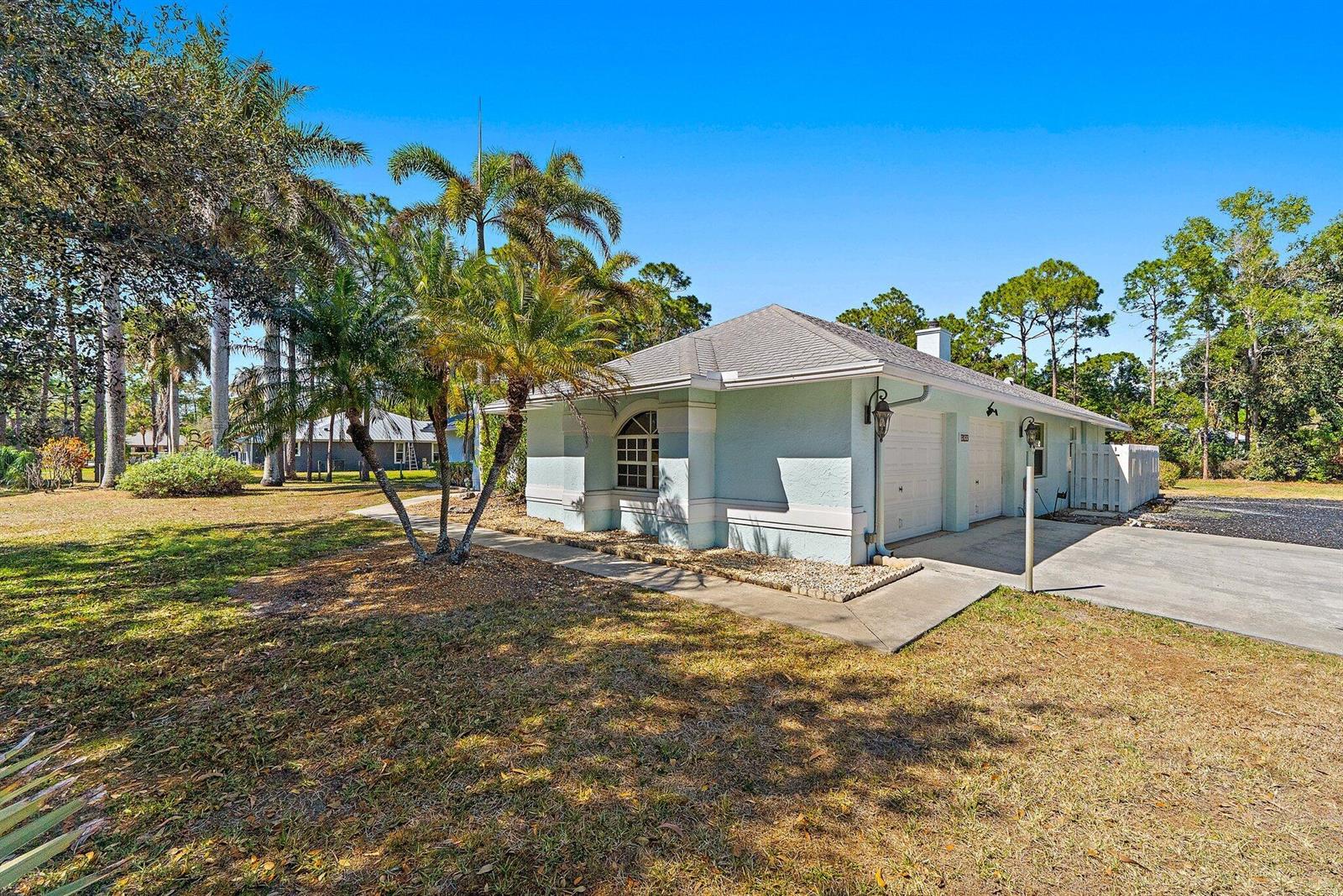 Ver detalles 13033 3 / 2 2374 sq. ft. $ 2026-06-09 0 foto