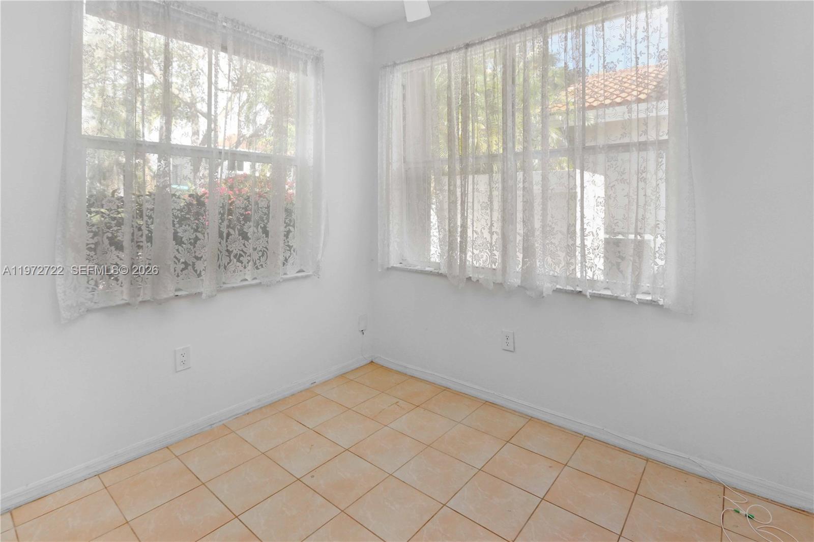 Photo of 1521 Seagrape Way  (1521), Hollywood, Florida, 33019 - 