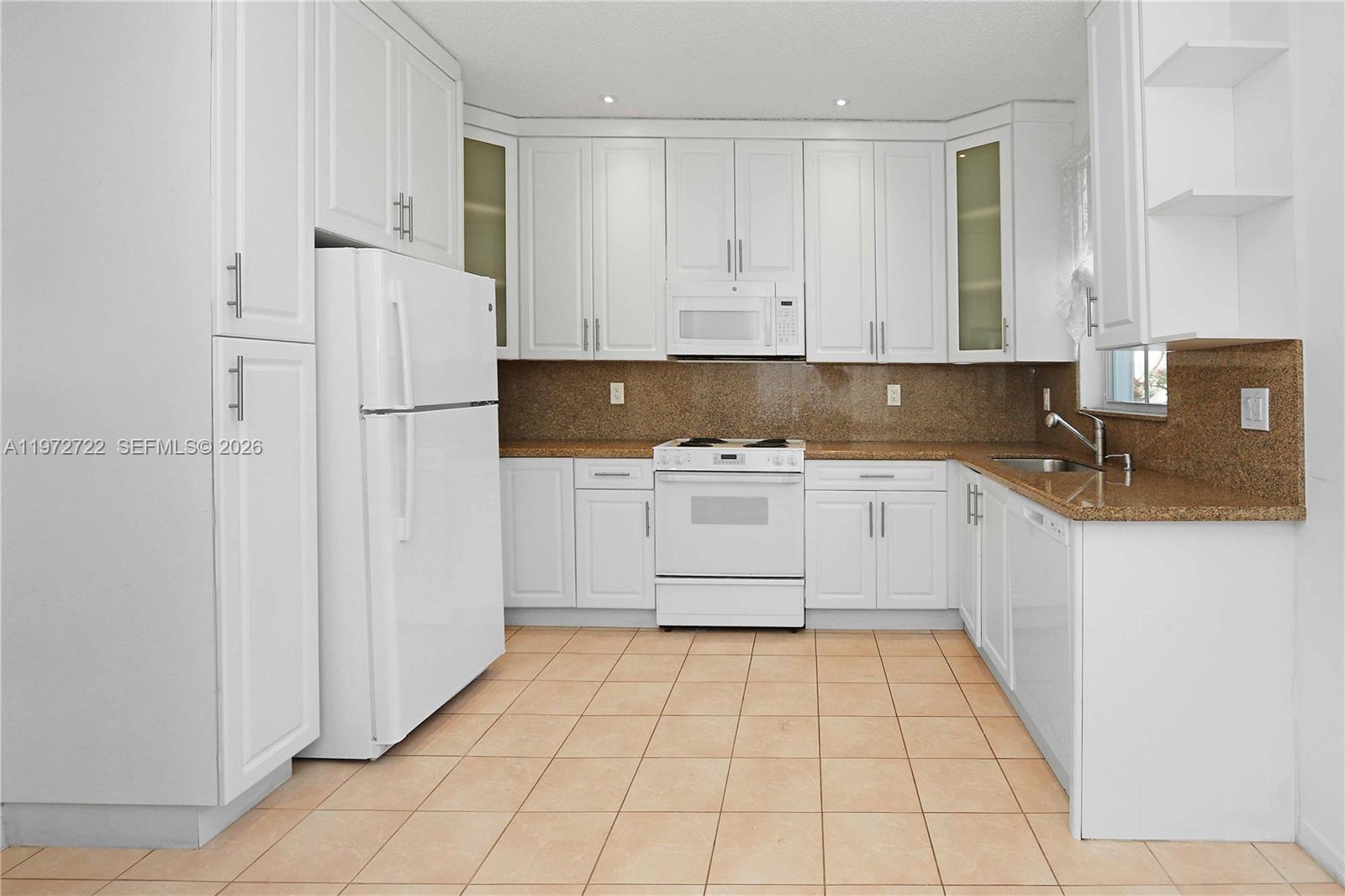 Photo of 1521 Seagrape Way  (1521), Hollywood, Florida, 33019 - 