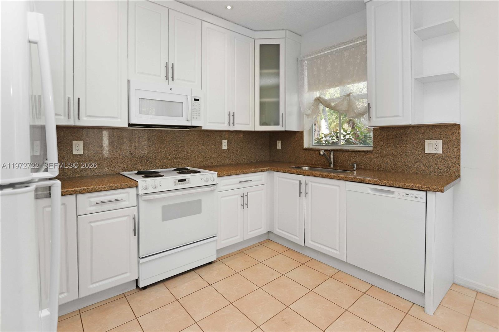 Photo of 1521 Seagrape Way  (1521), Hollywood, Florida, 33019 - 