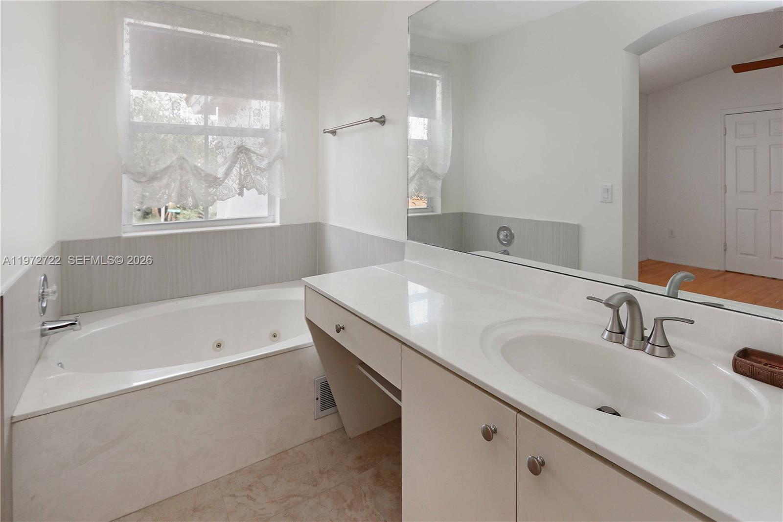 Photo of 1521 Seagrape Way  (1521), Hollywood, Florida, 33019 - 