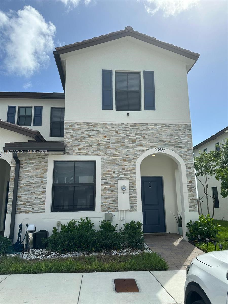 See details 23427 3 / 3 1545 sq. ft. $ 2026-07-13 0 Photo