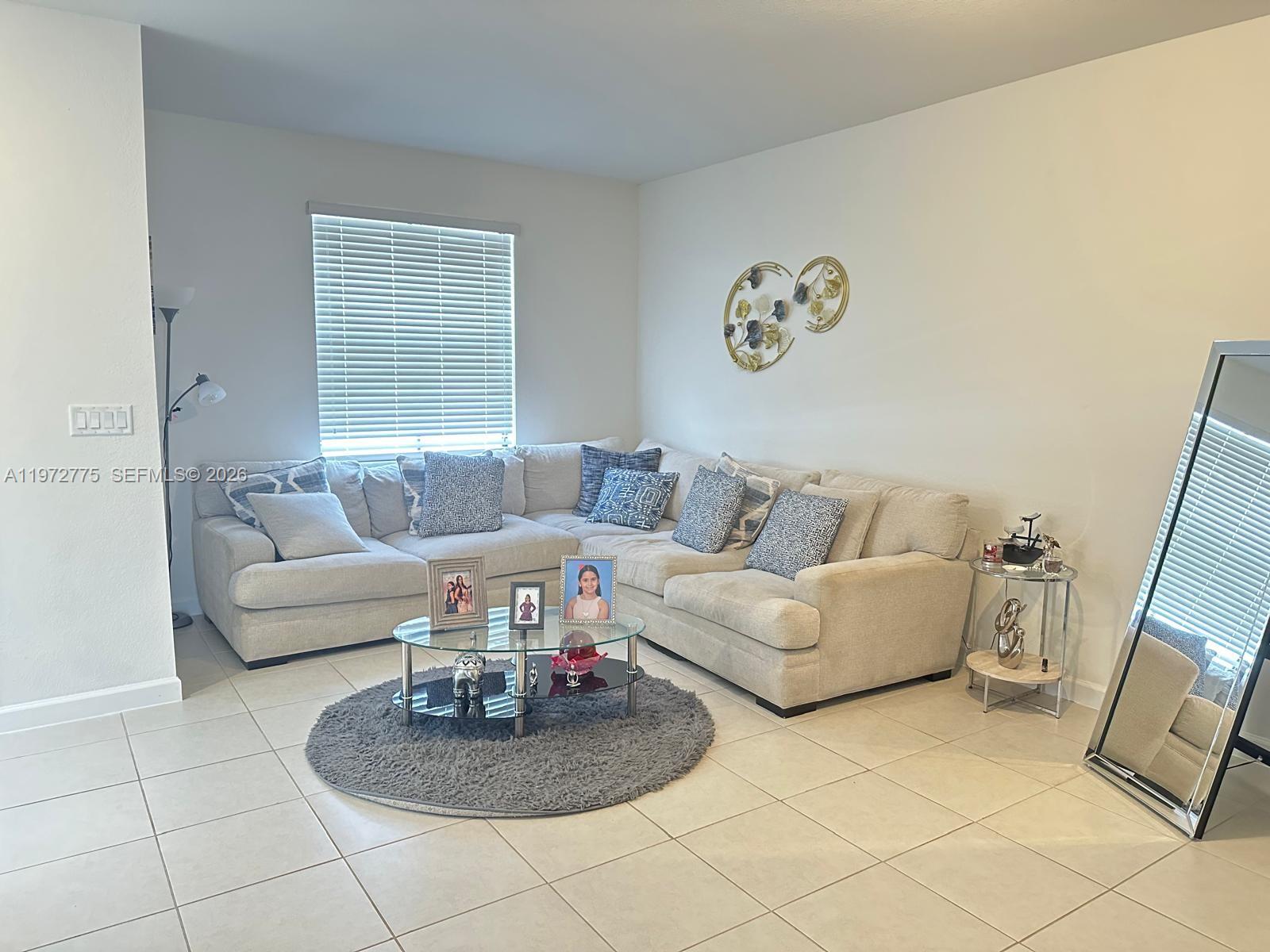 See details 23427 3 / 3 1545 sq. ft. $ 2026-07-13 0 Photo