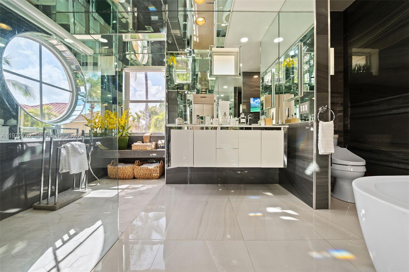 Photo of 20815 37th Ct  (20815), Aventura, Florida, 33180 - Master Bathroom, Separate shower & tub