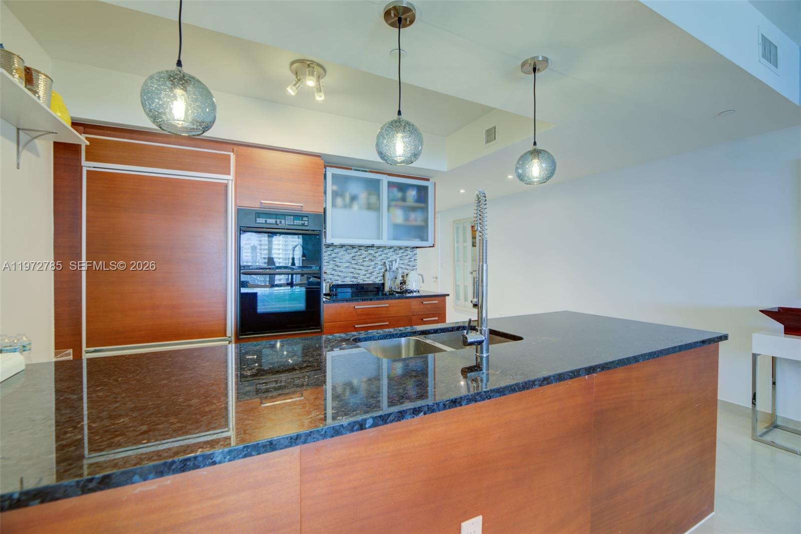 3011 3 / 2 1554 sq. ft. $ 2026-04-15 0 foto
