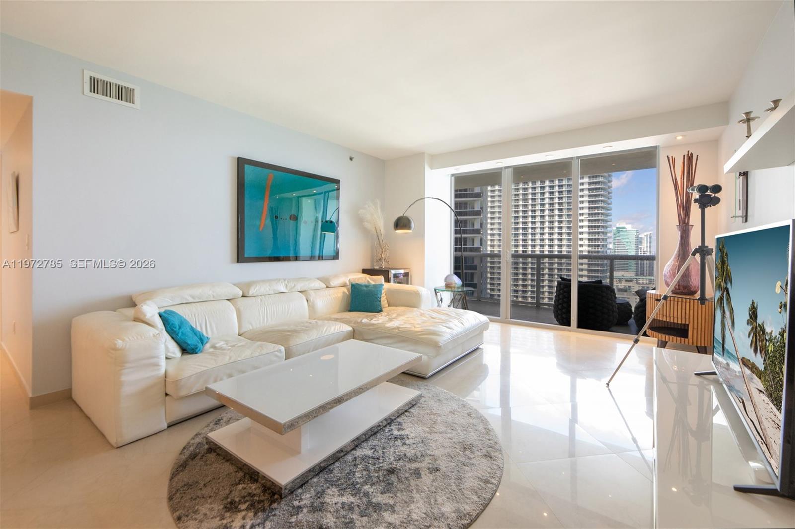 3011 3 / 2 1554 sq. ft. $ 2026-04-15 0 foto