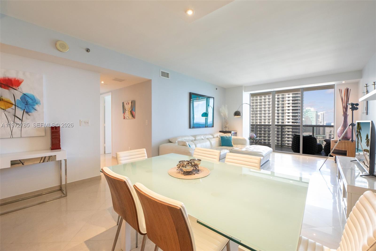 3011 3 / 2 1554 sq. ft. $ 2026-04-15 0 foto