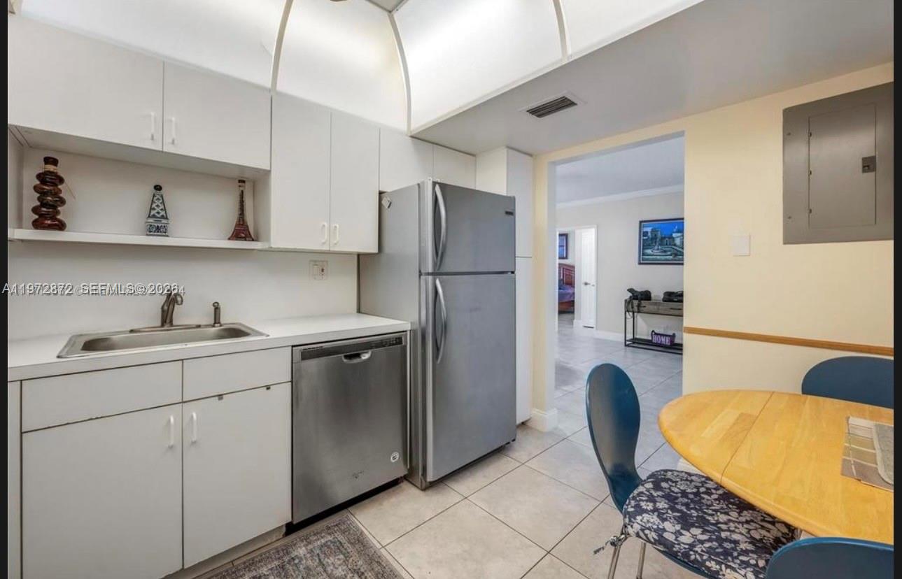 Photo of 3725 Ocean Dr #719, Hollywood, Florida, 33019 -