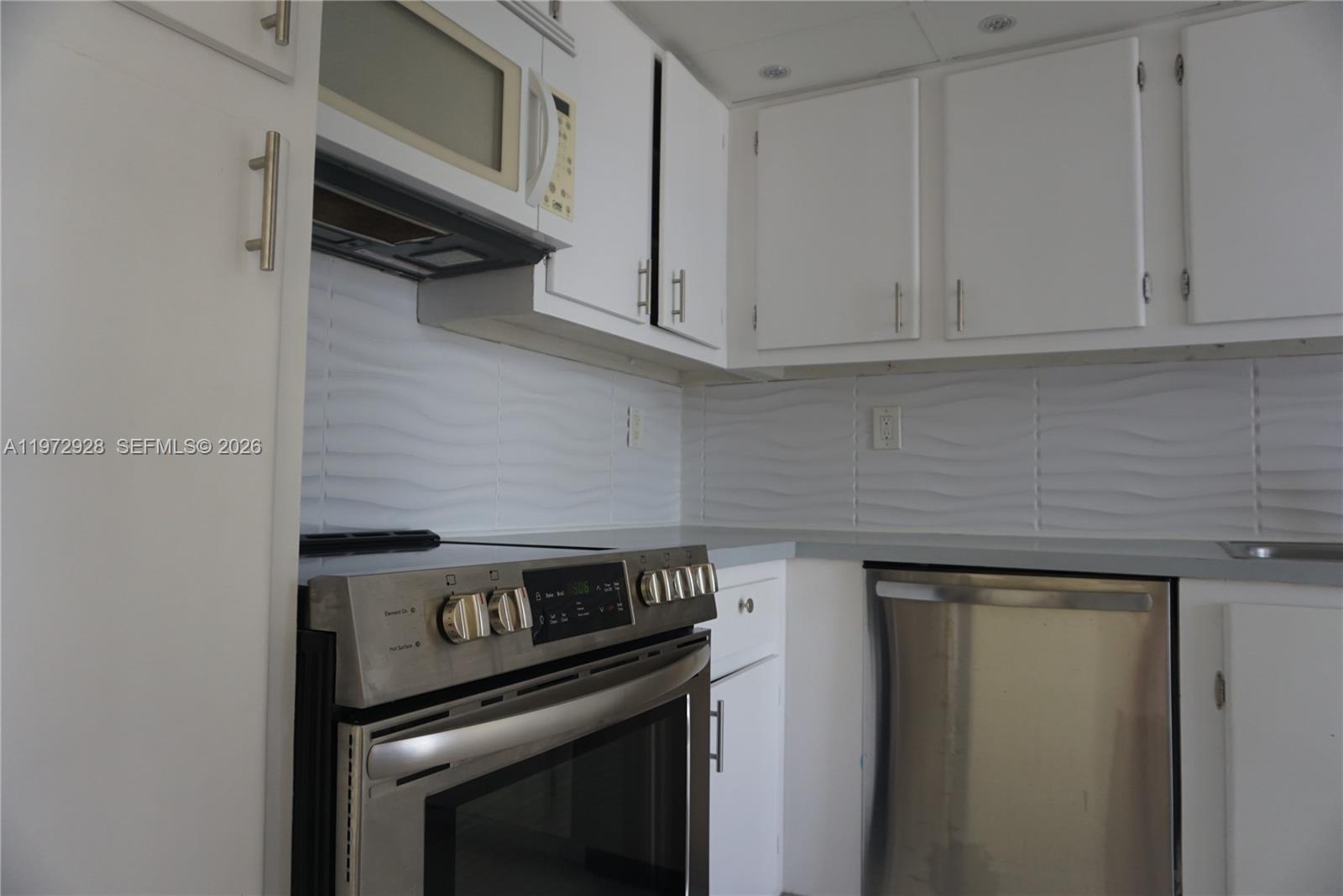 2014 1 / 2 896 sq. ft. $ 2026-02-26 0 Photo