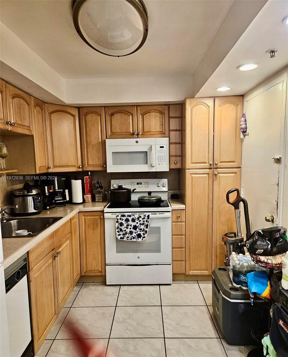 Photo of 400 Kings Point Dr #1624, Sunny Isles Beach, Florida, 33160 -