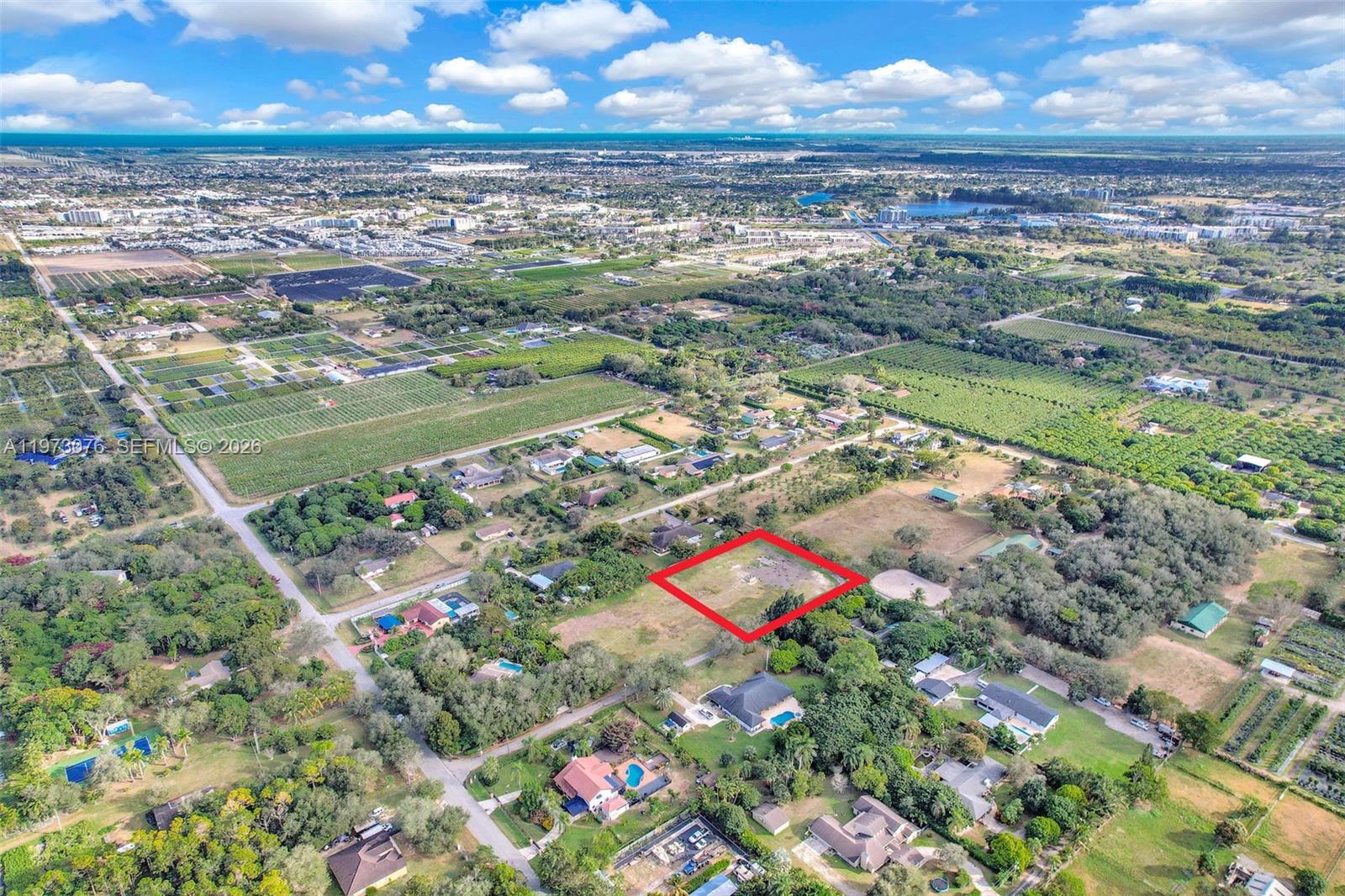   /   кв.футов $ 2026-02-26 0 Фото