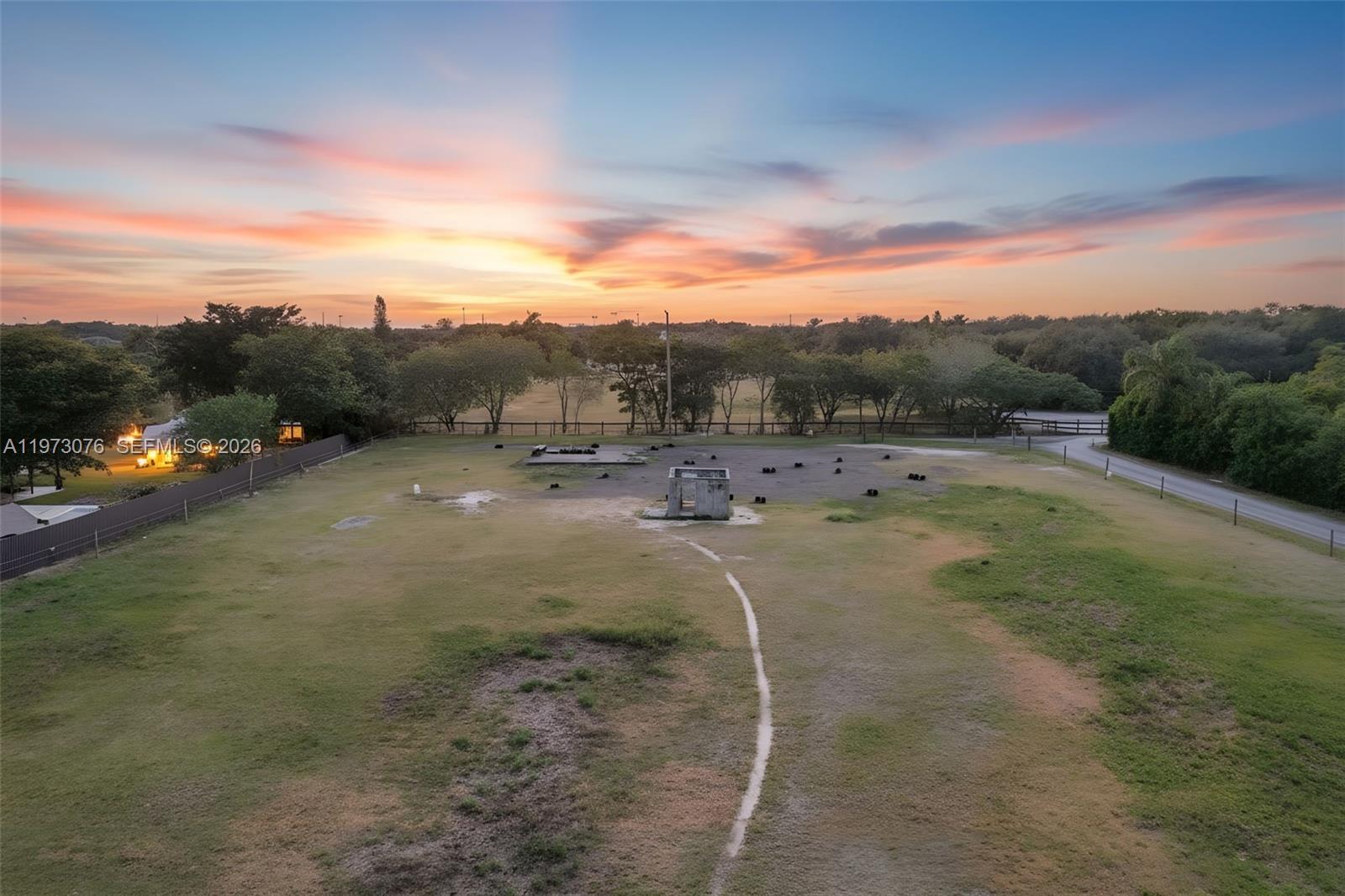   /   кв.футов $ 2026-02-26 0 Фото