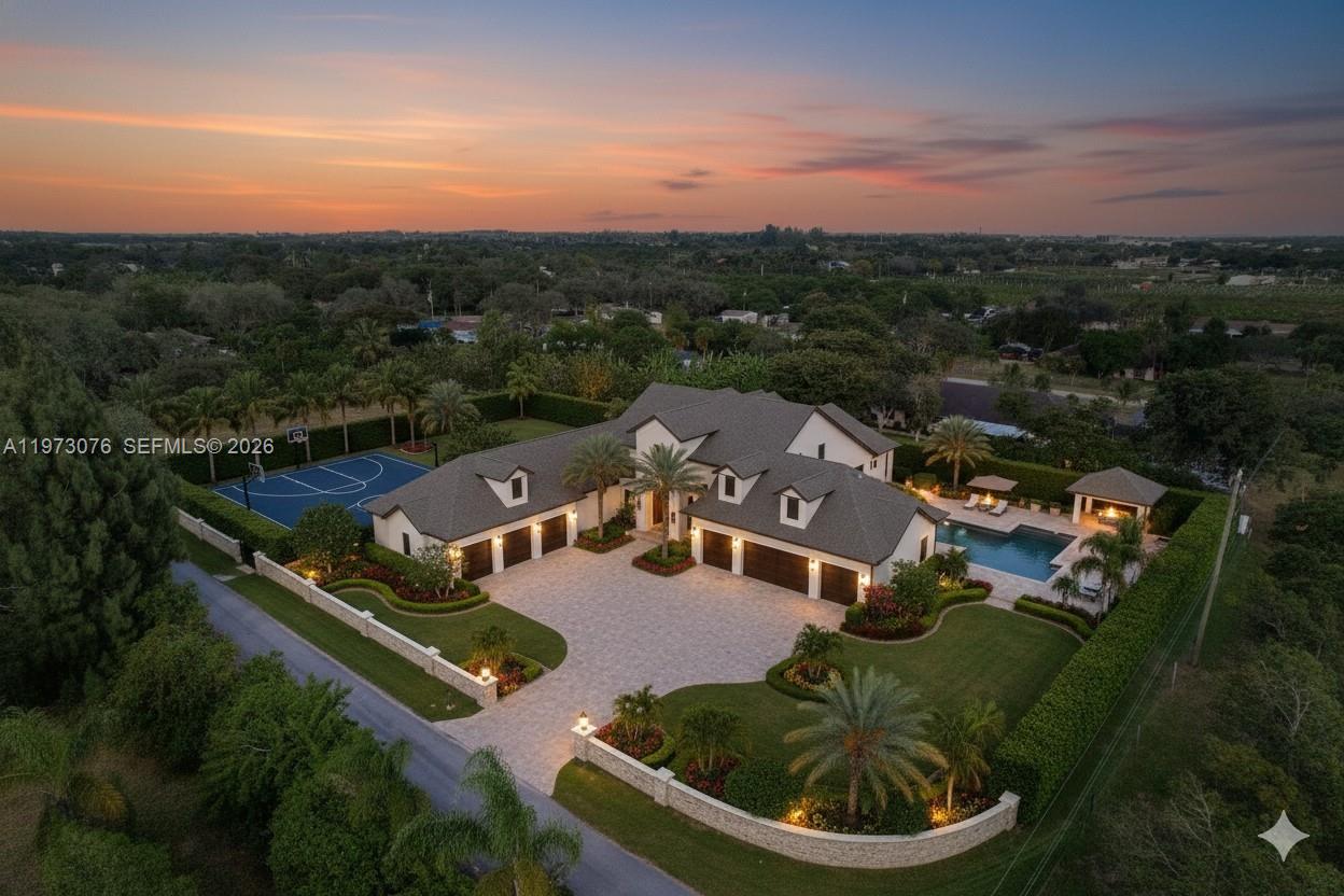   /   кв.футов $ 2026-02-26 0 Фото