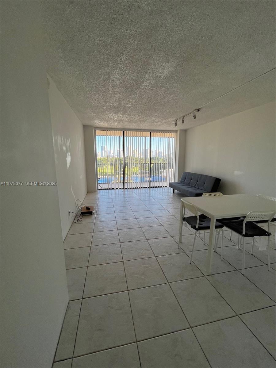 Photo of 20301 Country Club Dr  #625, Aventura, Florida, 33180 - 