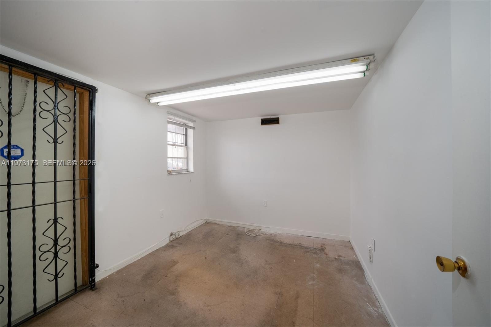 1852  /   кв.футов $ 2026-02-27 0 Фото