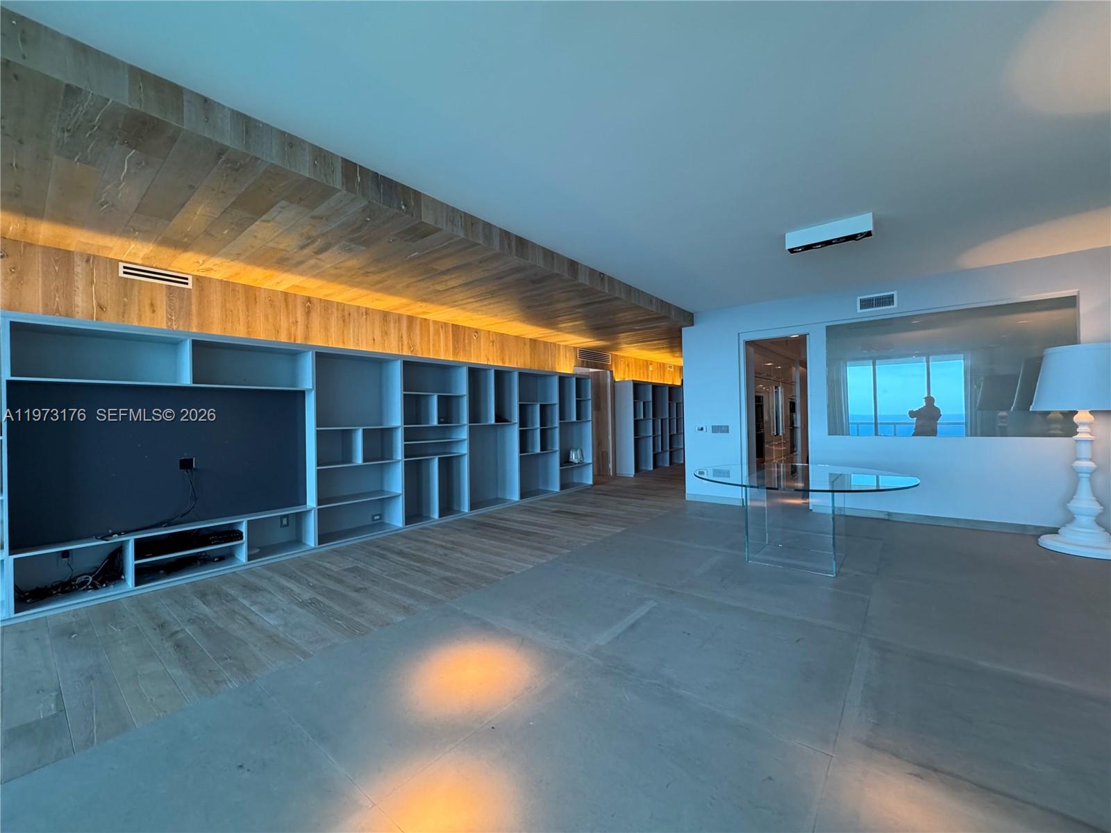 Photo of 2711 Ocean Dr  #3404, Hollywood, Florida, 33019 - 