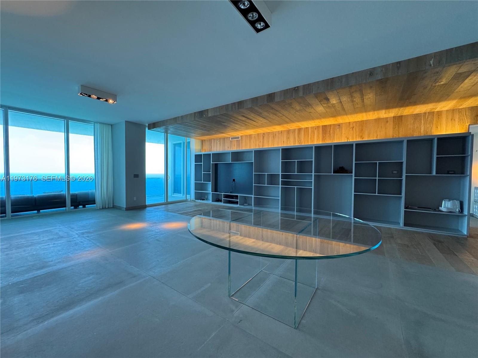 Photo of 2711 Ocean Dr  #3404, Hollywood, Florida, 33019 - 