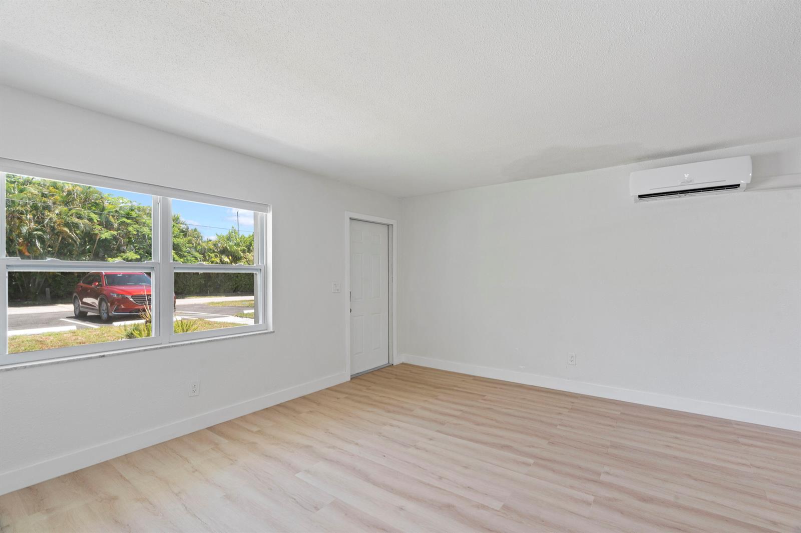 Ver detalles / 6 sq. ft. $ 2026-06-17 0 foto