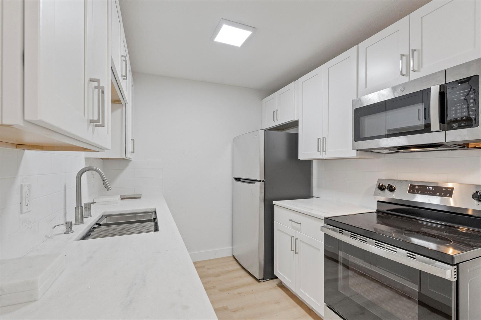 Ver detalles / 6 sq. ft. $ 2026-06-17 0 foto