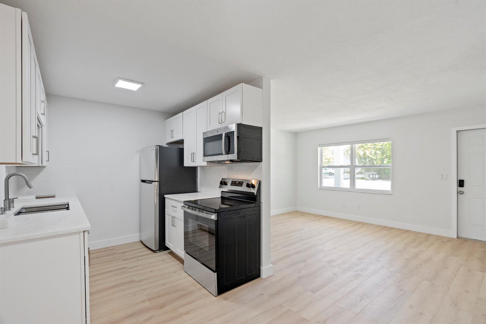 Ver detalles / 6 sq. ft. $ 2026-06-17 0 foto