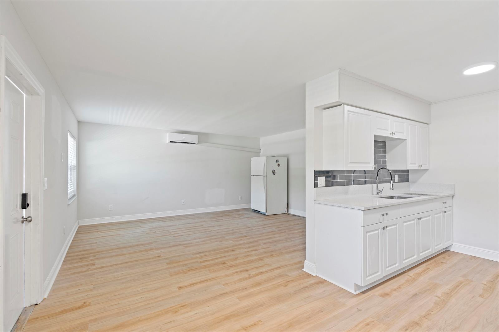 Ver detalles / 6 sq. ft. $ 2026-06-17 0 foto