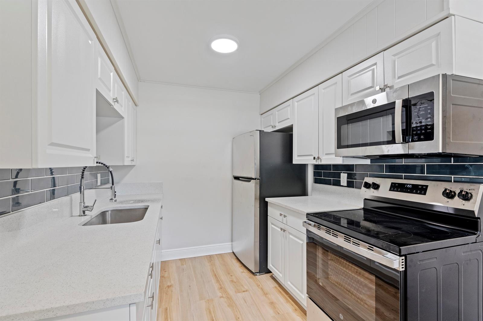 Ver detalles / 6 sq. ft. $ 2026-06-17 0 foto
