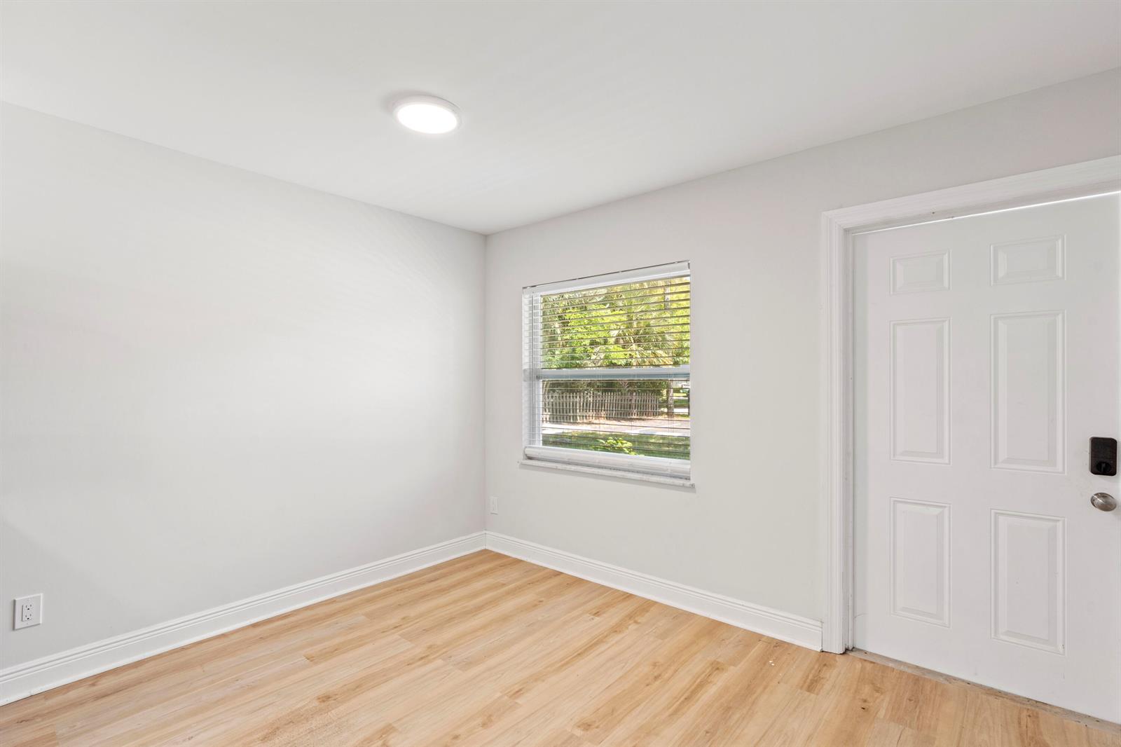 Ver detalles / 6 sq. ft. $ 2026-06-17 0 foto