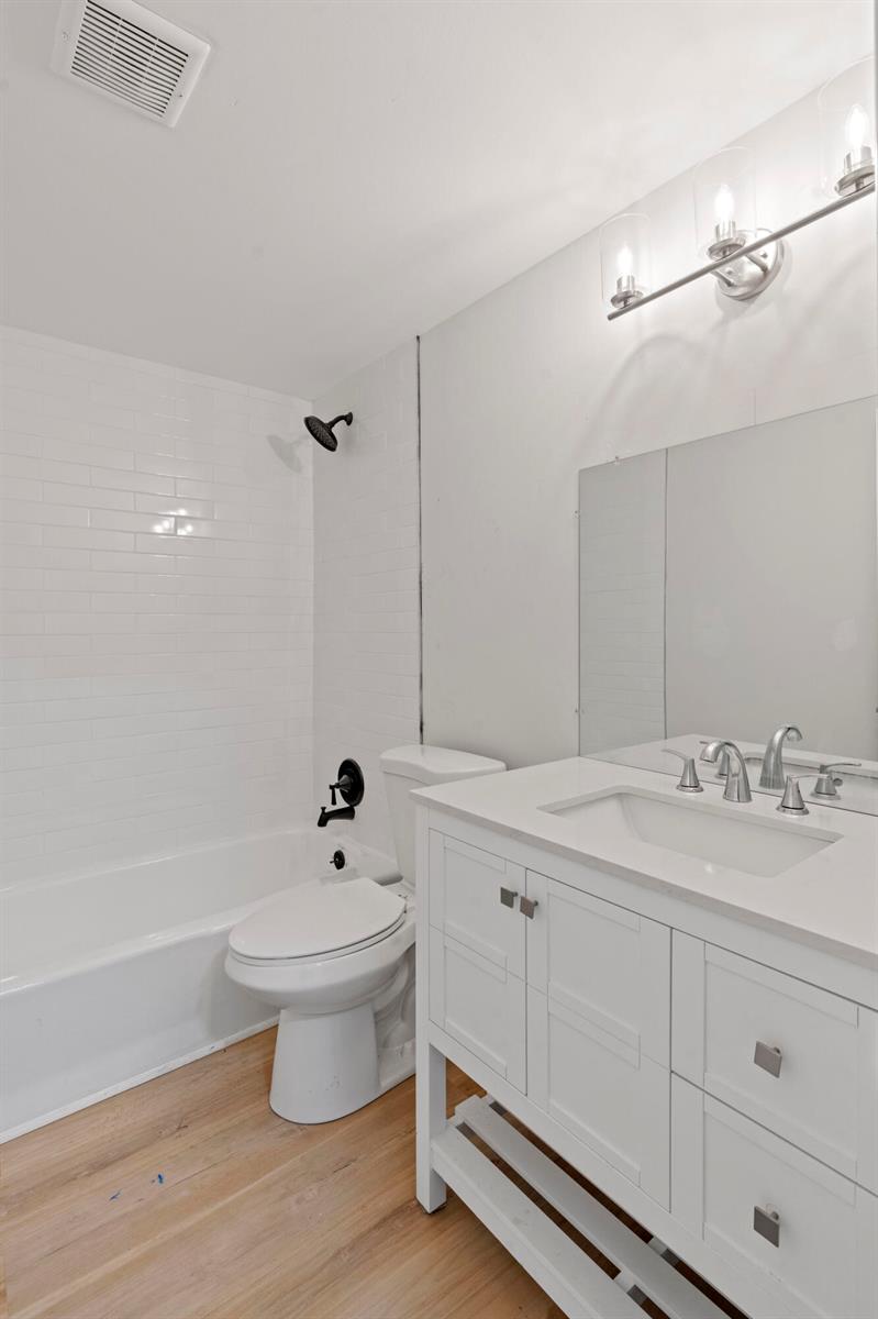 Ver detalles / 6 sq. ft. $ 2026-06-17 0 foto