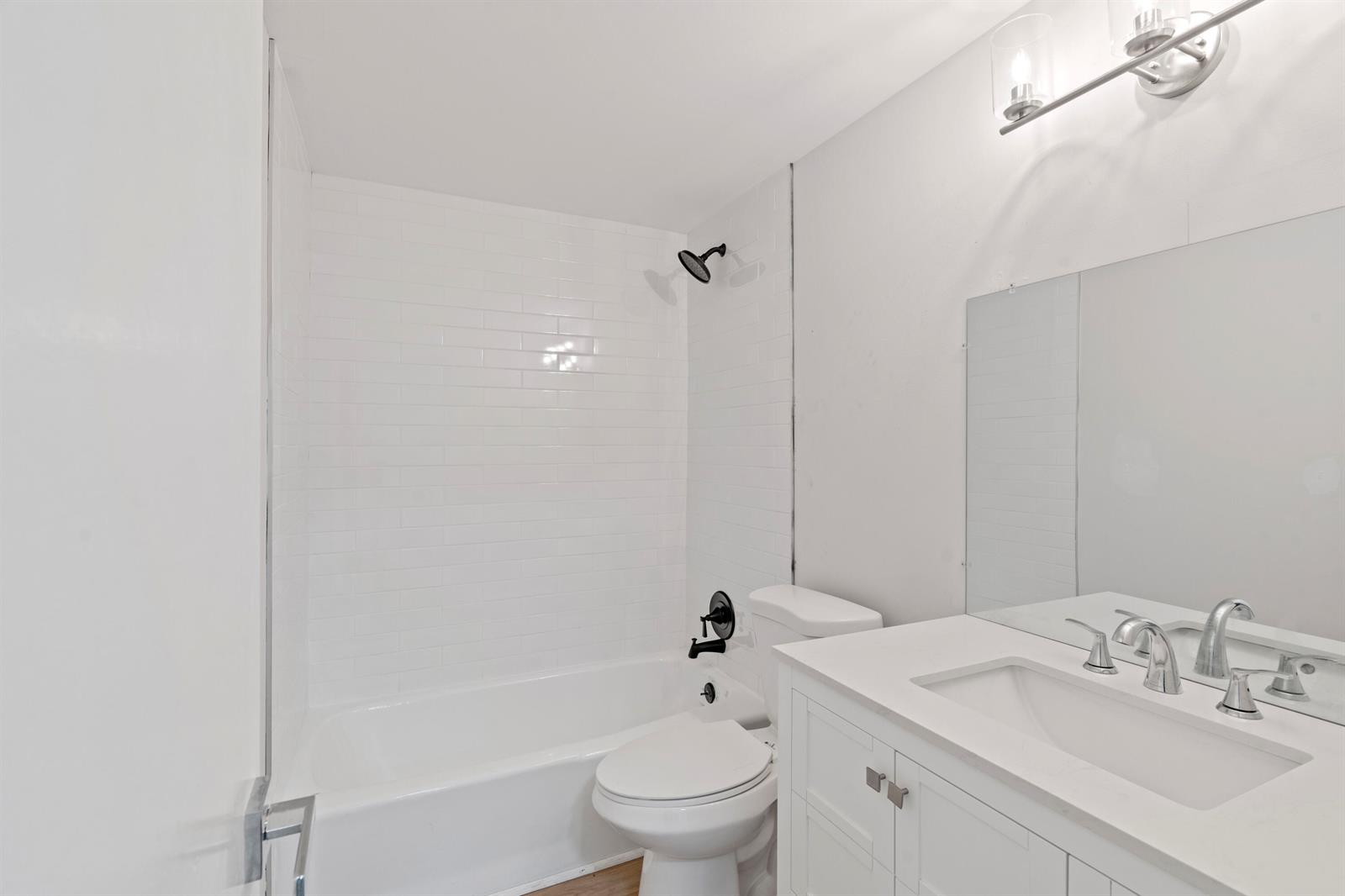 Ver detalles / 6 sq. ft. $ 2026-06-17 0 foto